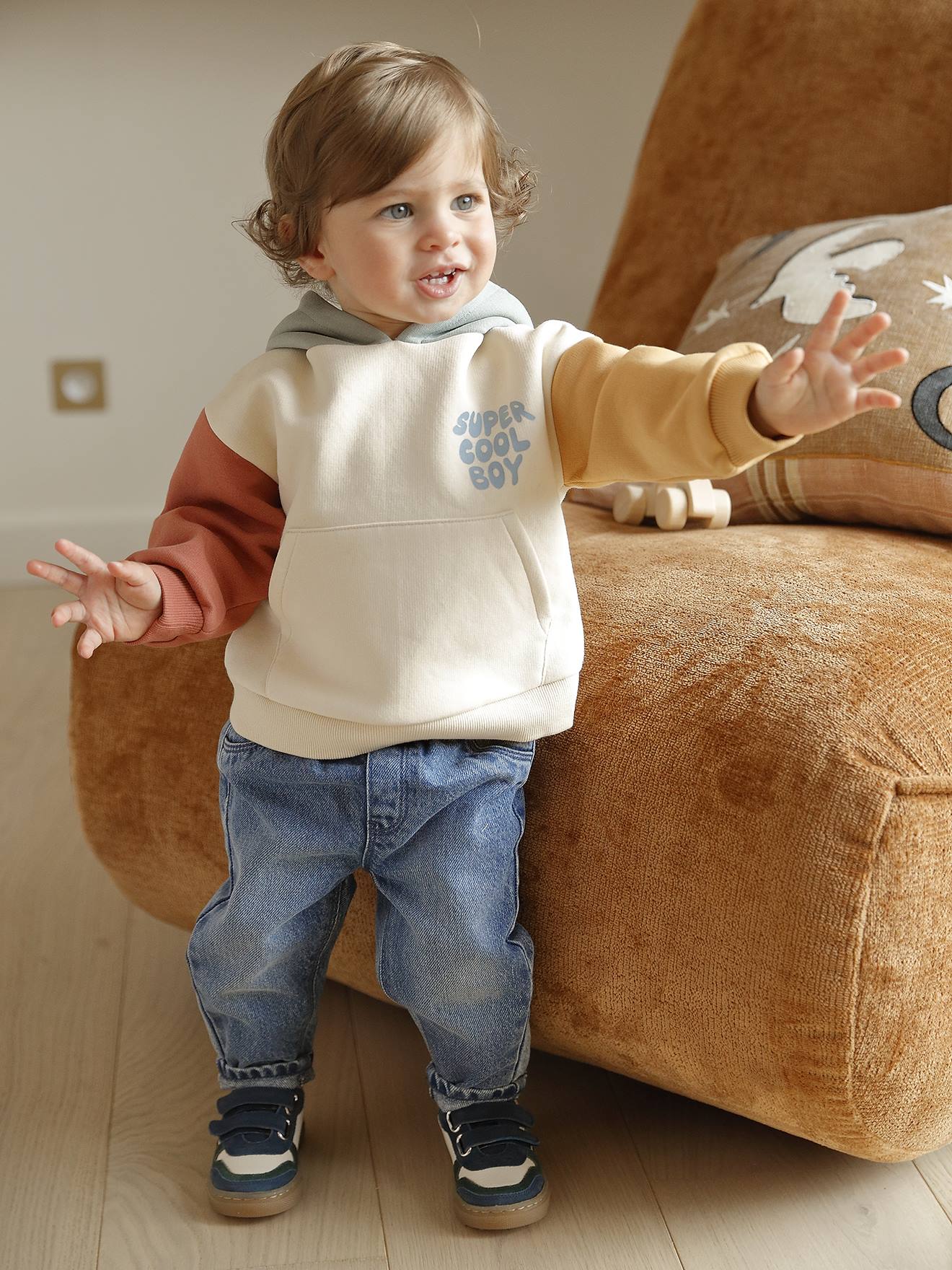 Hooded sweatshirt + jeans set for babies multicoloured