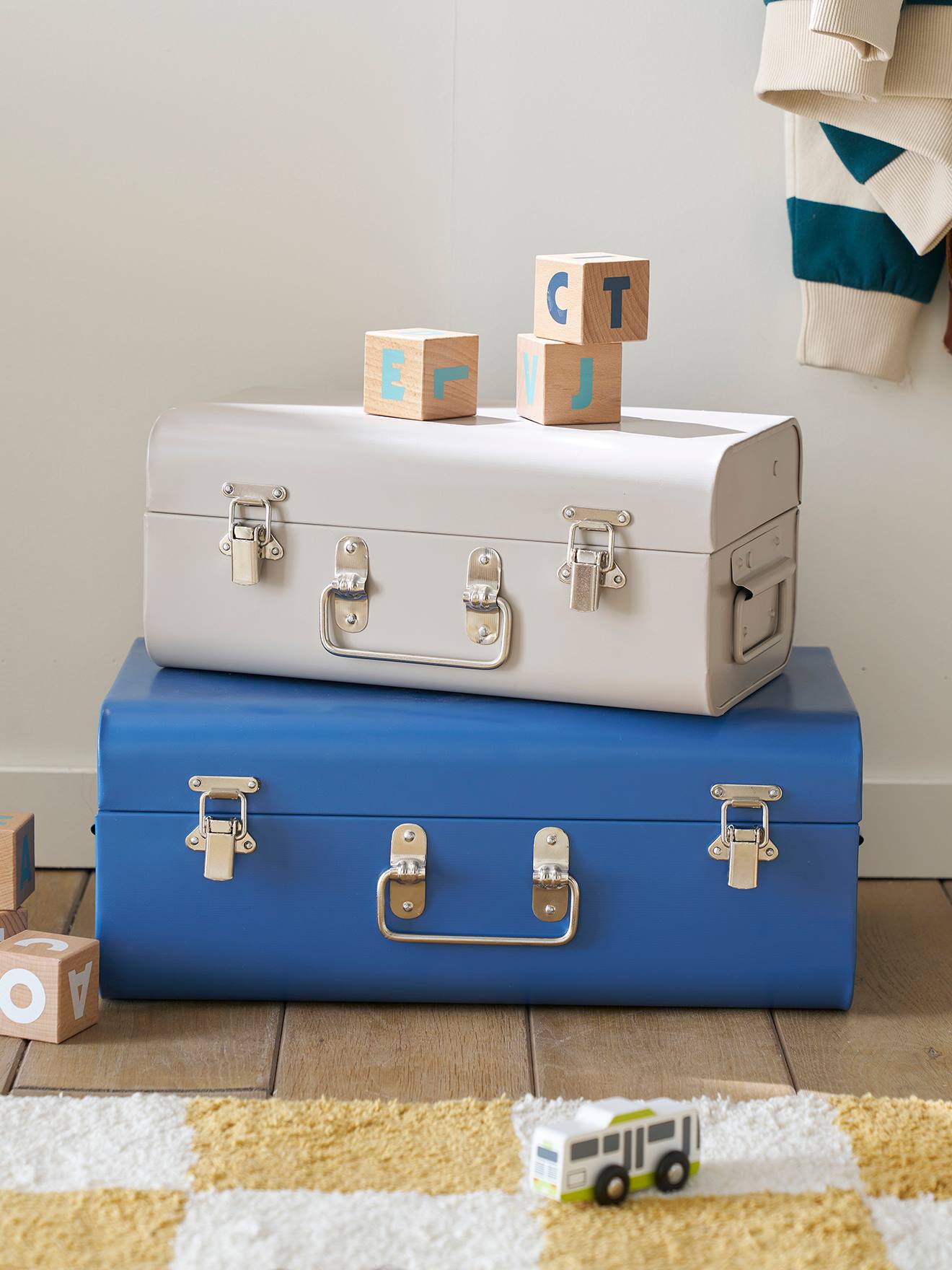 Set of 2 Nesting Metal Trunks denim blue