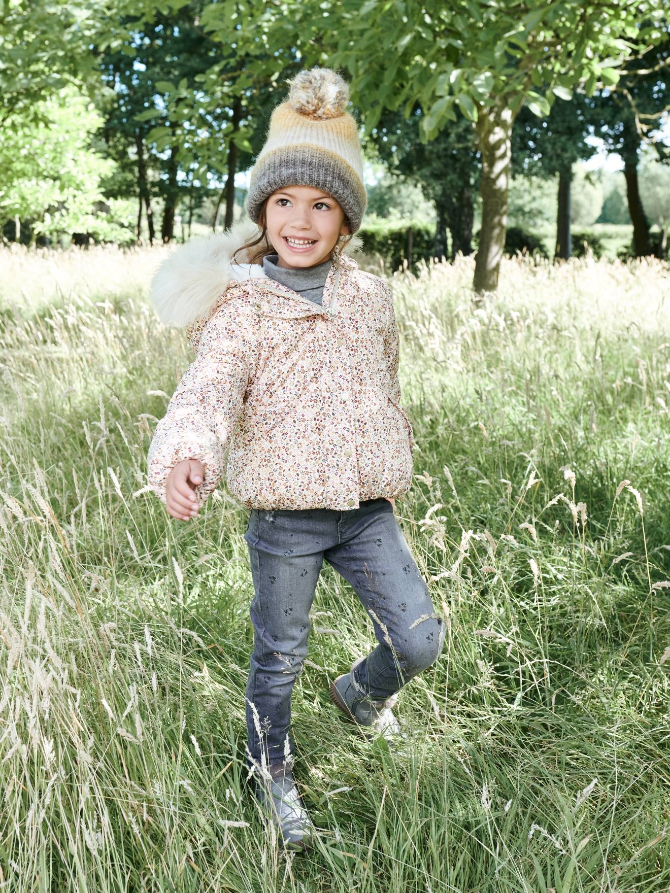 Straight Leg Jeans with Distressed Details for Girls grey denim