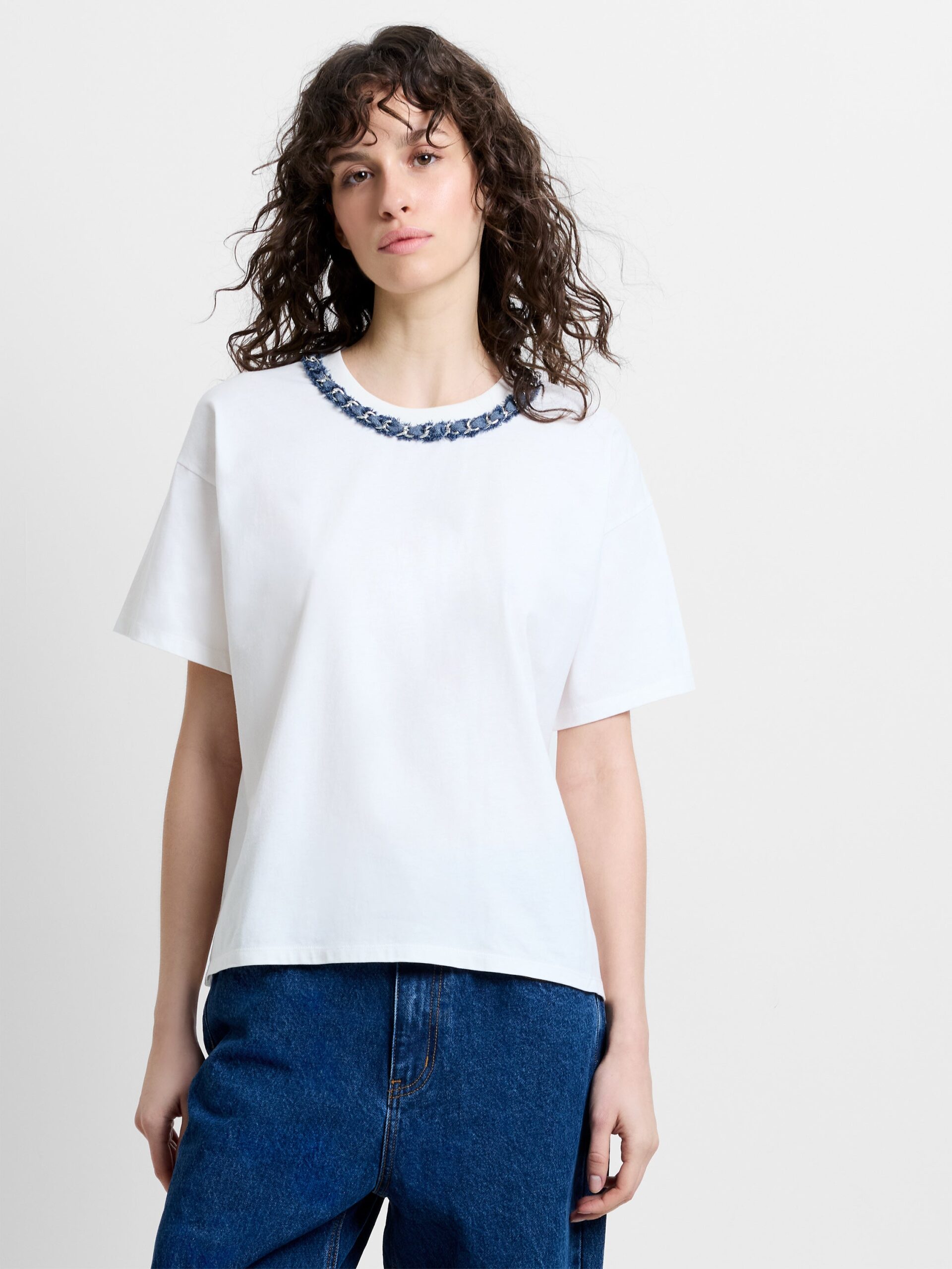 Aliyana Jersey Short Sleeve Chain T-Shirt Linen White