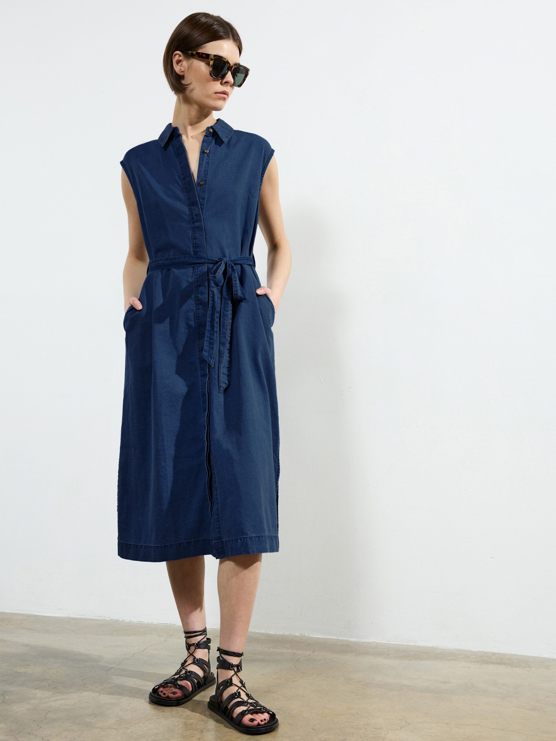 Zaves Chambray Denim Sleeveless Midi Dress Mid Wash Blue